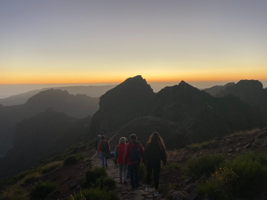 Transfer from Pico do Areeiro to Achada do Teixeira - The short walks at Achada do Teixeira: plan for a 5-minute buffer
