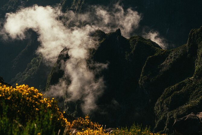 Transfer to Picos da Madeira - Pico do Arieiro and Pico Ruivo - How the Picos crossing works right now (and why it matters)