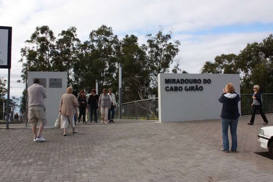 West Tour Porto Moniz - Guide and mini-bus: where your day really goes right