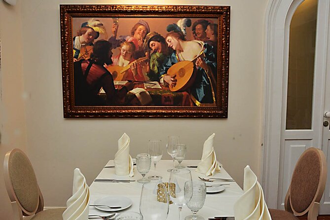 Wine, Dine & Indulge: premium wine & food tour in Madeira - Three restaurants in one afternoon: courses and wine pairings