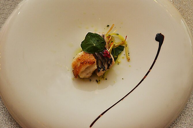 Wine, Dine & Indulge: premium wine & food tour in Madeira - Madeiran flavors to watch for: espadatas, pastel de nata, poncha